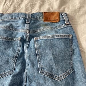 Aritzia Jeans - THE YOKO HIGH RISE SLIM 28L